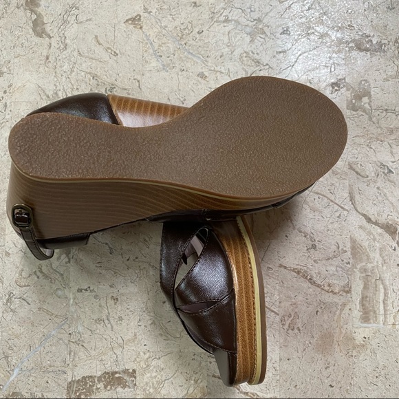 N.Y.L.A Yuki Brown Peep Toe High Wedge Sandal - Picture 4 of 14